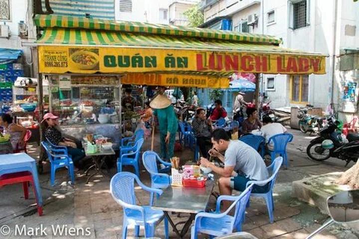 Chuyên gia Hotspot Matrix phân tích: Phương Oanh diện set đồ 50 và marketing video